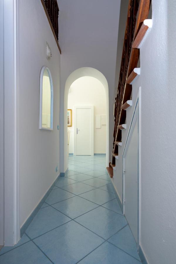 Un Angolo Di Mare...Nel Centro Di Ischia! Exterior photo